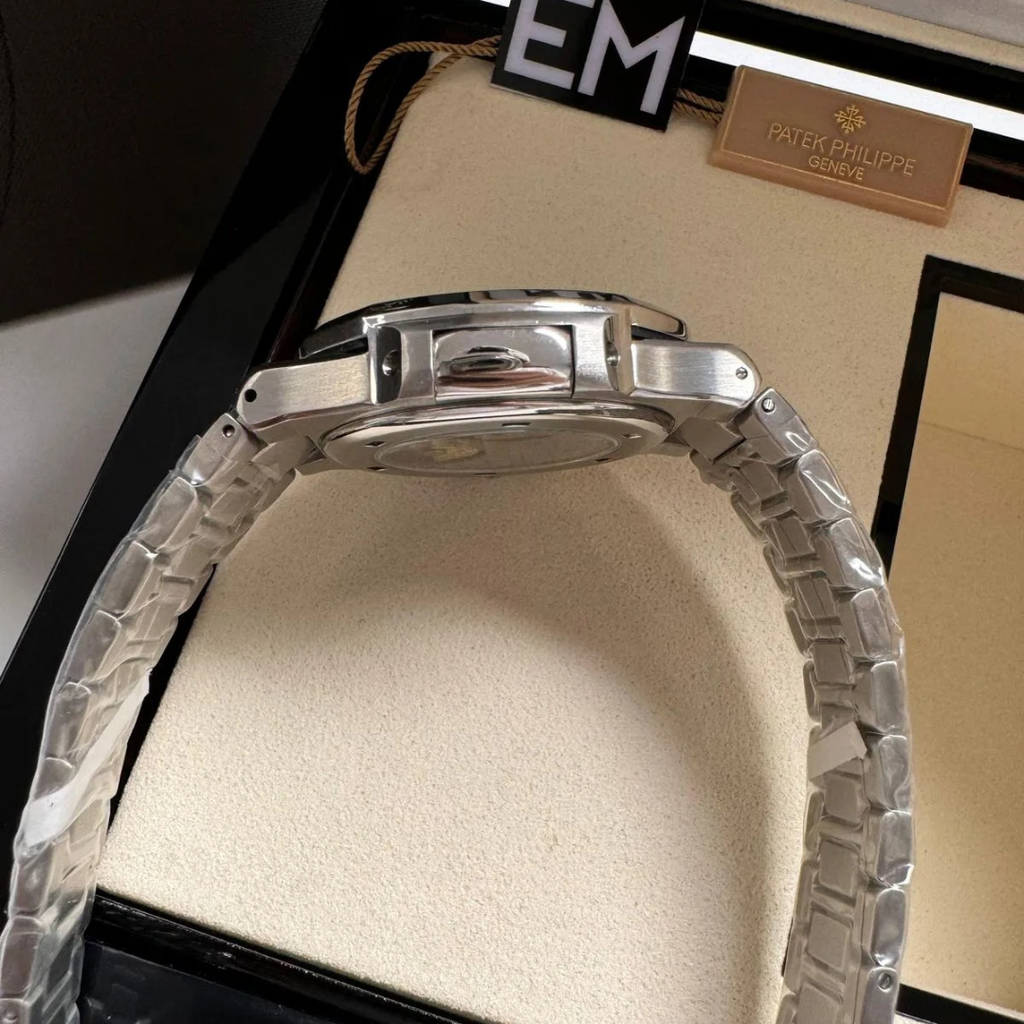 Patek Philippe Nautilus Black