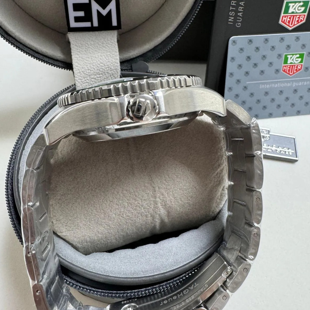 Tag Heuer Aquaracer Professional 300 GMT Green – Automatic